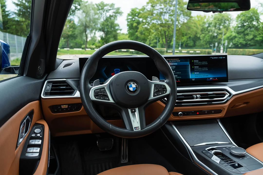 BMW 320d Touring in Portimo Blue 💙 M-Paket Now available at 🔺 www.CarNetwor...