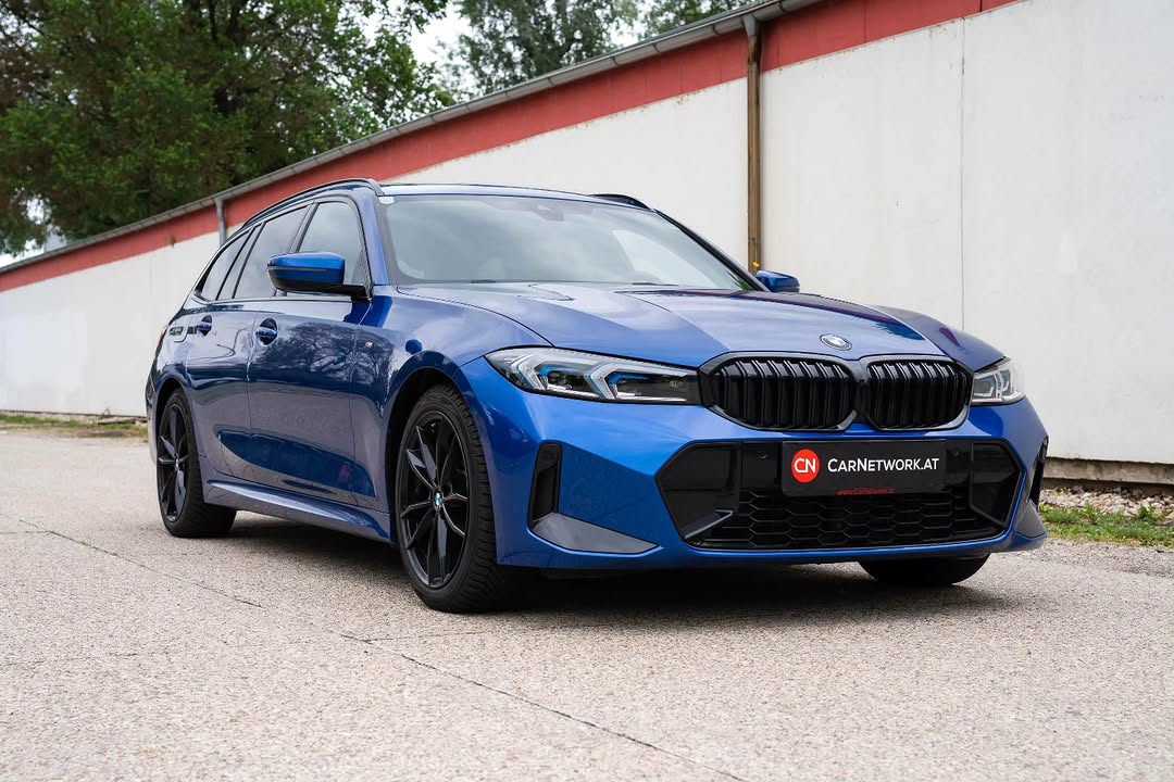BMW 320d Touring in Portimo Blue 💙 M-Paket Now available at 🔺 www.CarNetwor...