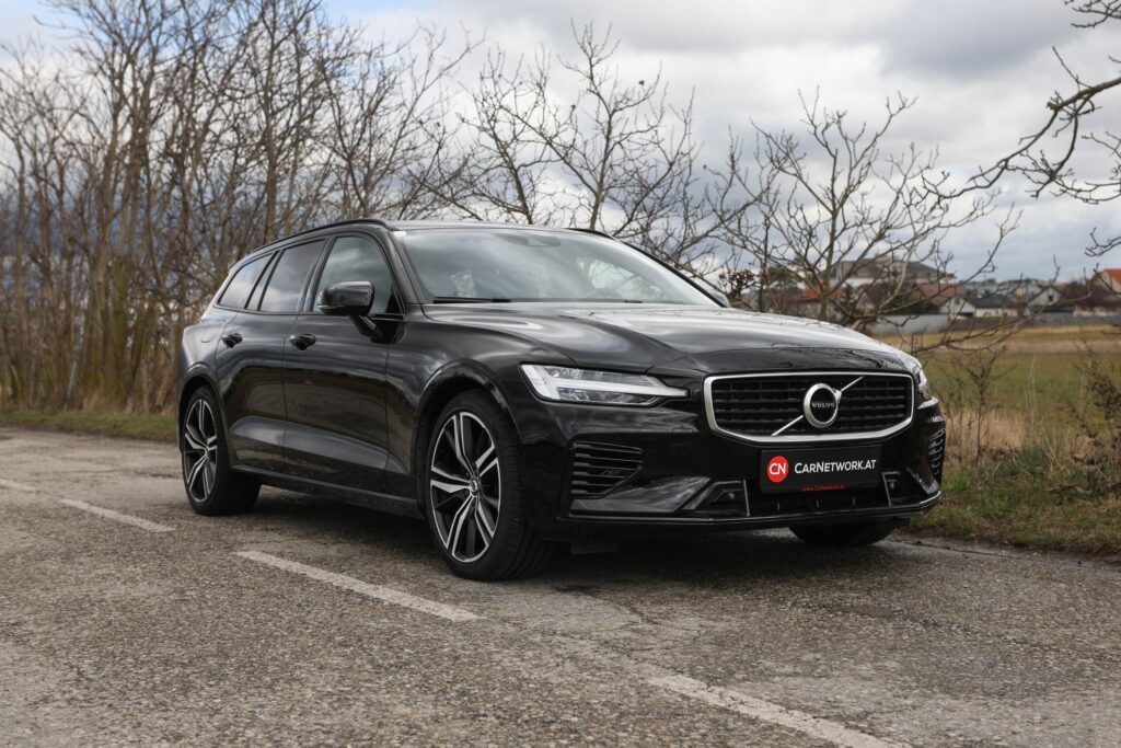 Volvo V60 T8 R-Design